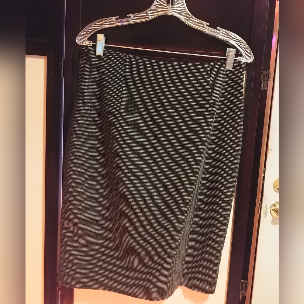 Liz Claiborne Black Mini Dot Pencil Skirt Size M